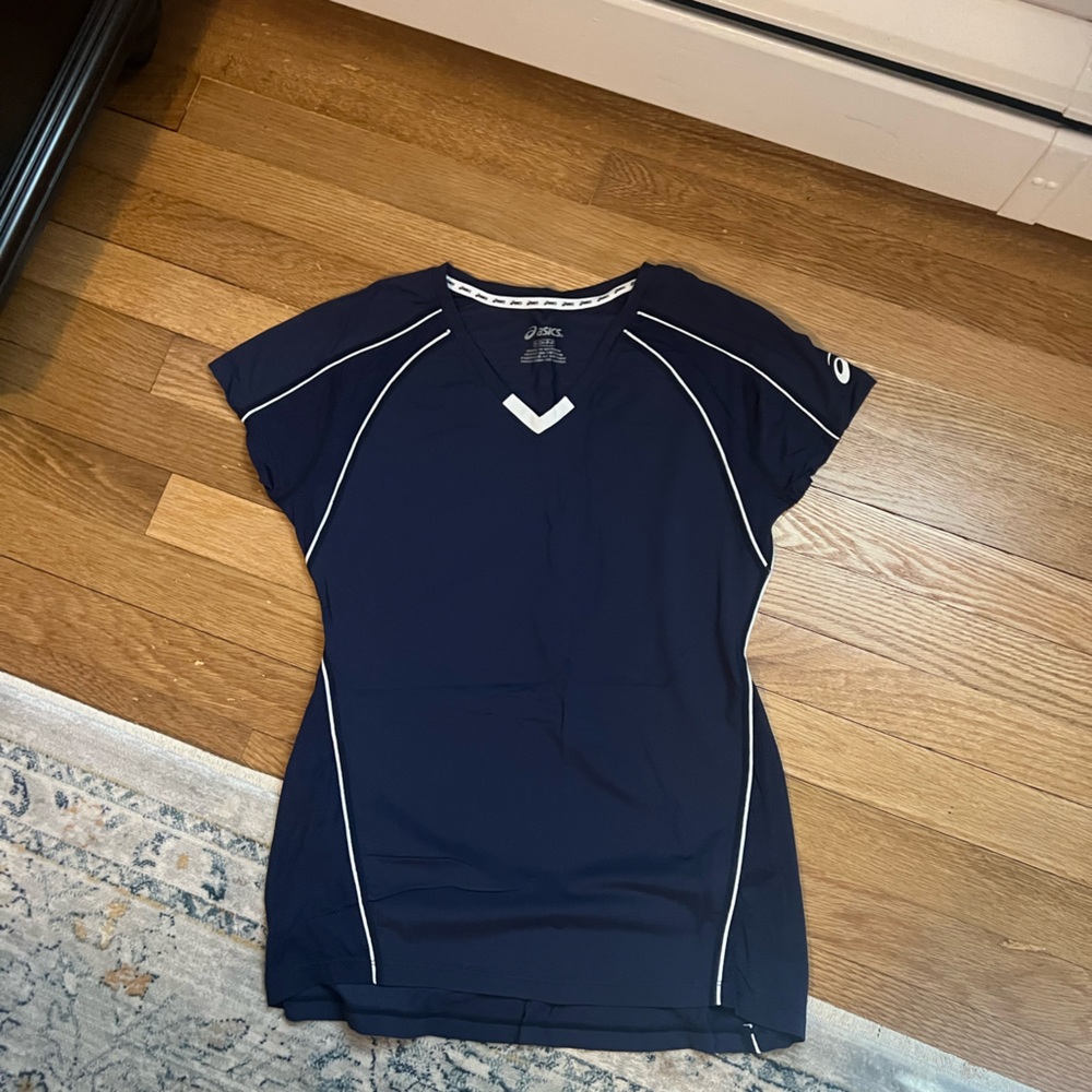 New with tags athletic top